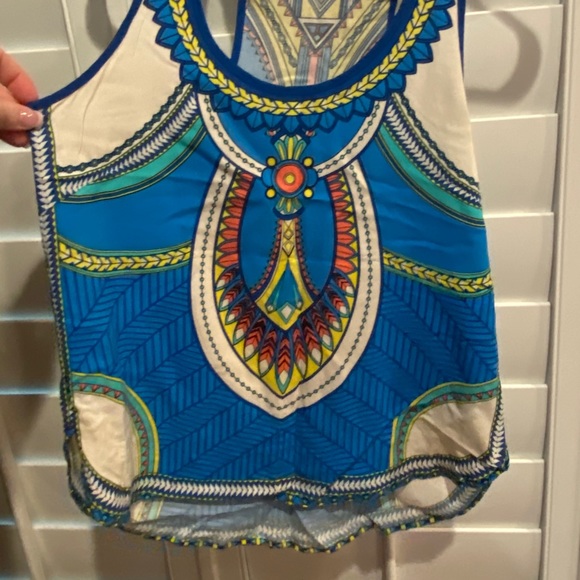 Geometric Pattern Razorback Tank - Picture 2 of 2